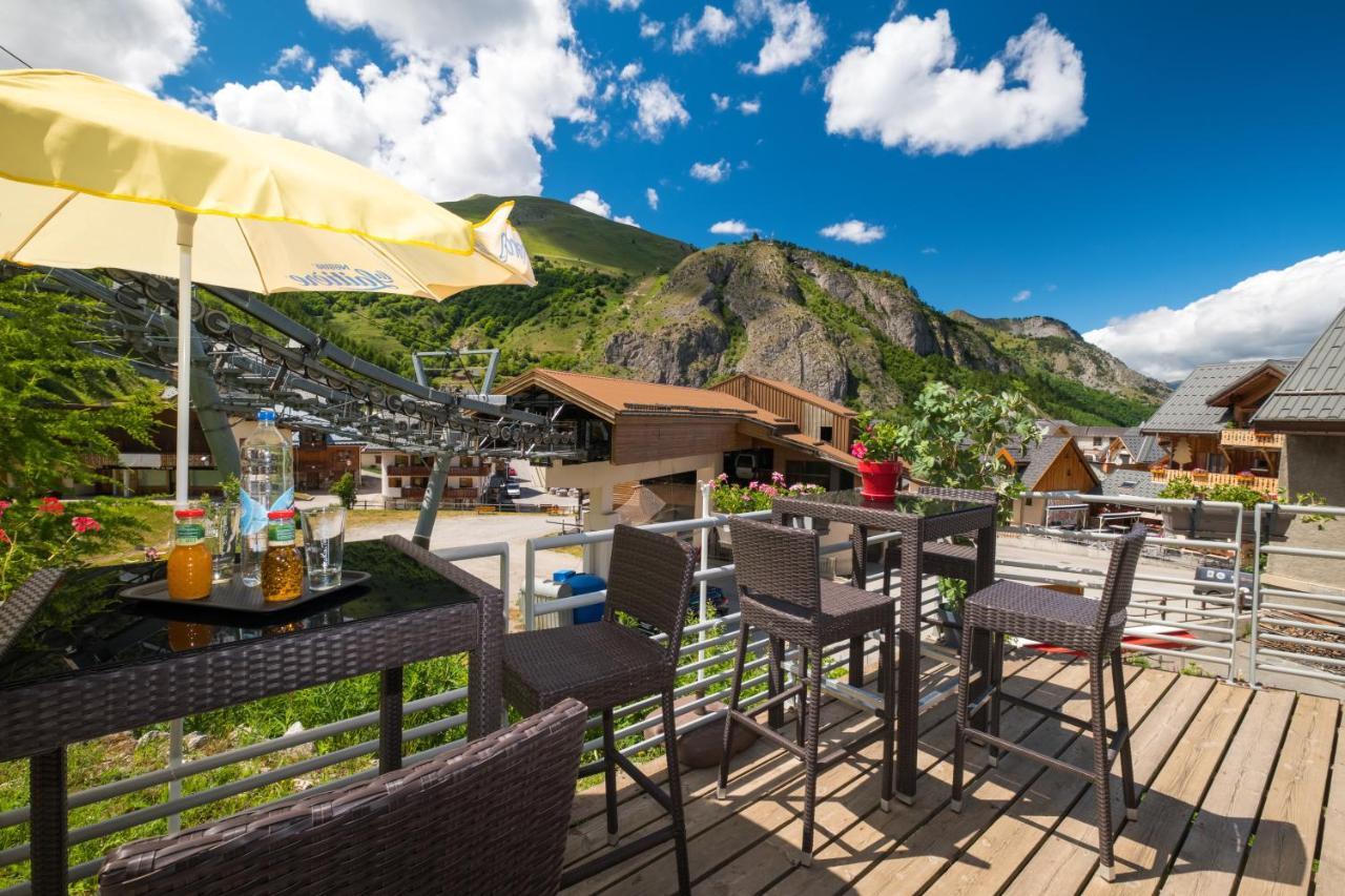 Hotel Les Essarts, Ussim Vacances Valloire Exteriör bild